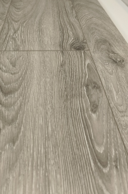 Ламинат Kronotex Residence Дуб горный серебристый ML1013